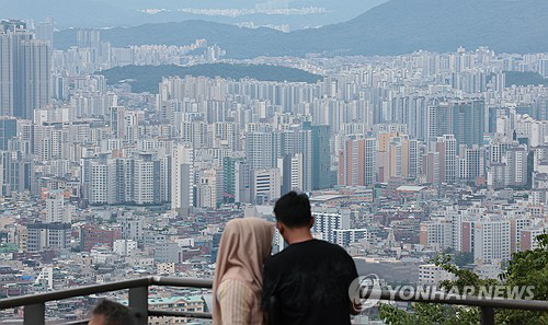 서울 남산에서 바라본 시내 아파트 모습.<연합뉴스>